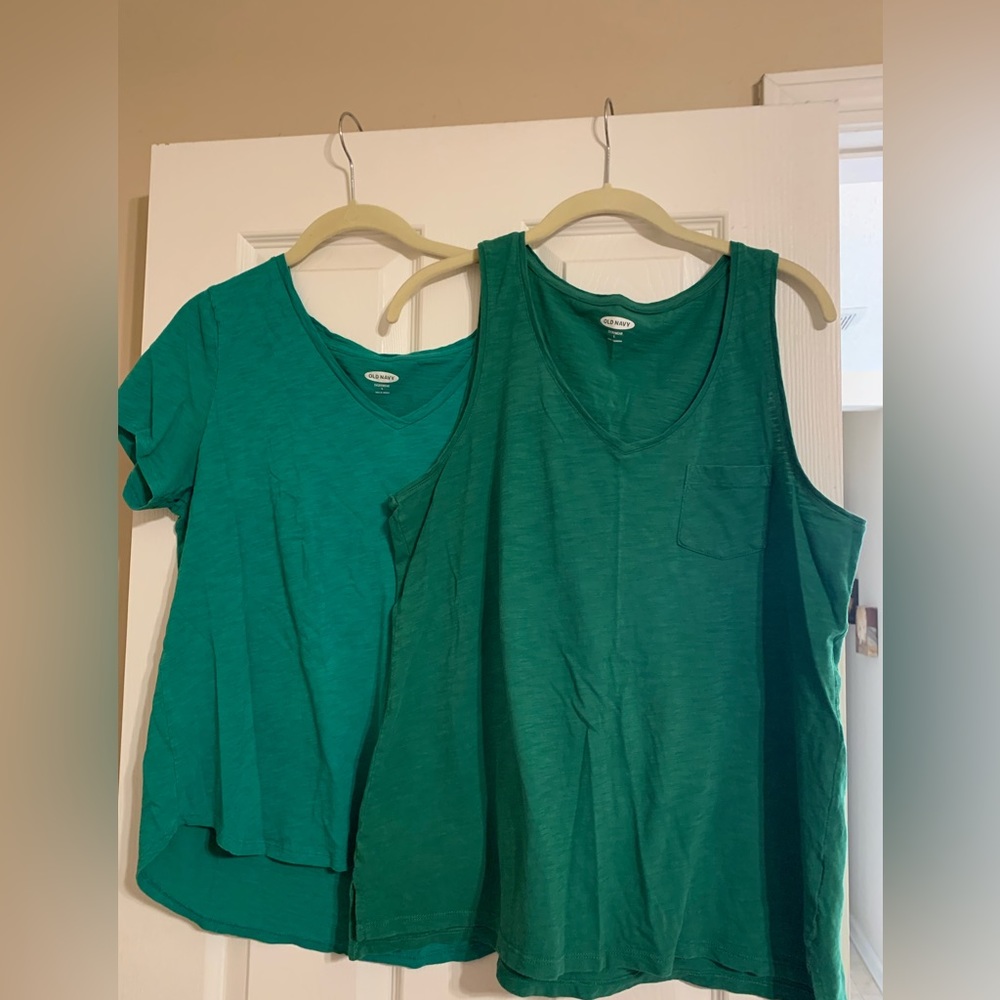 Set of 2 old navy green everywear tees, size large
